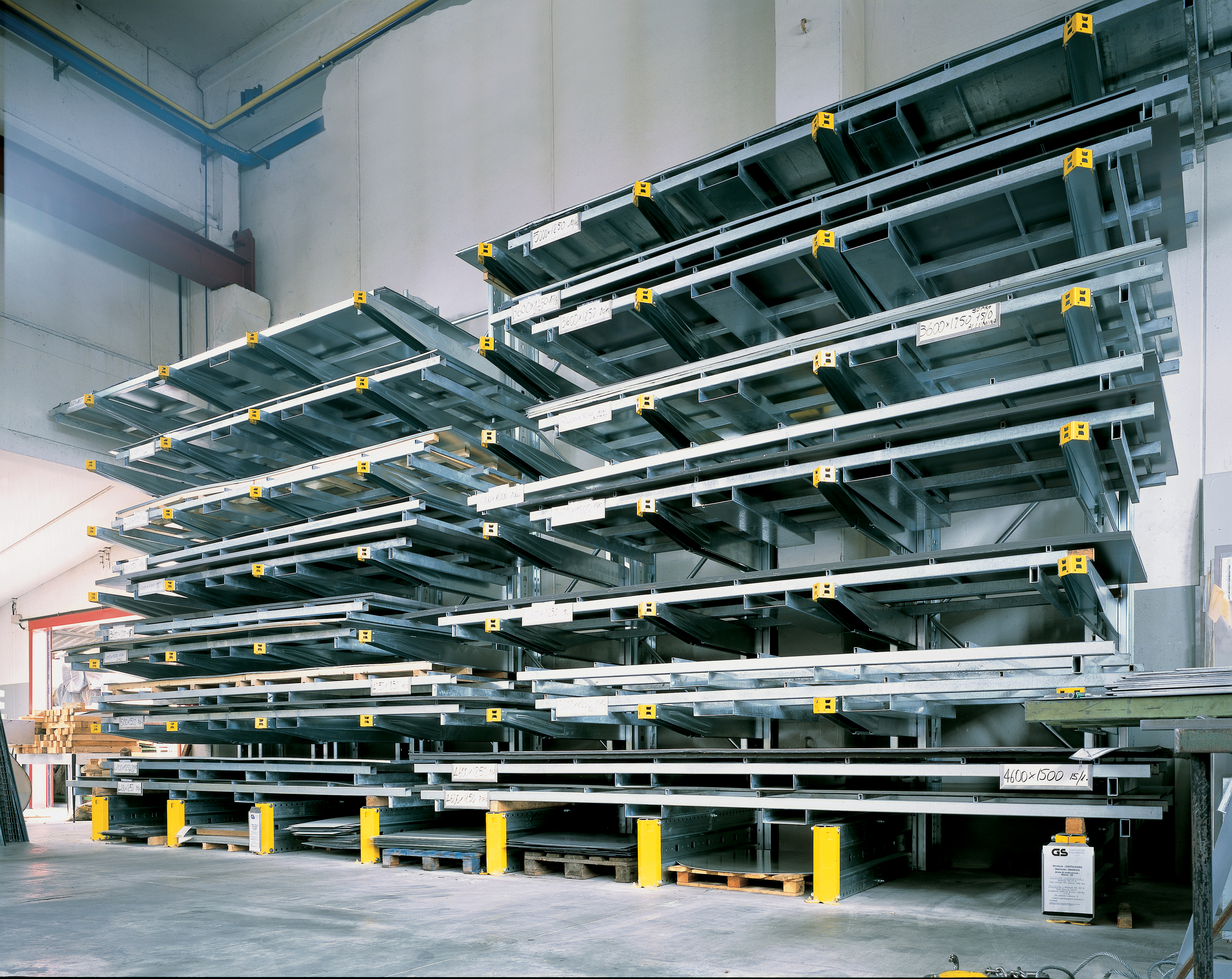 Shelving solution 2