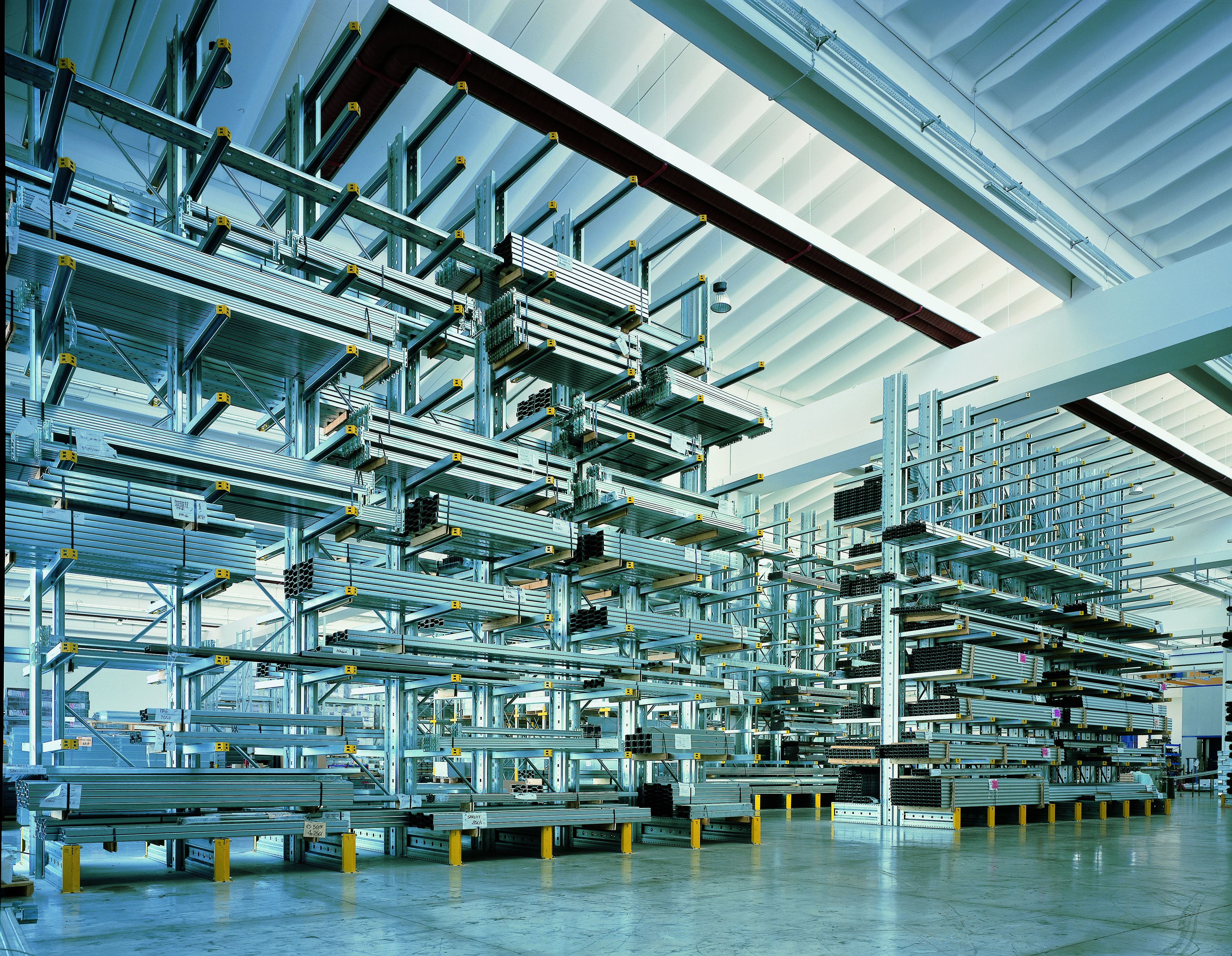 Shelving solution 3