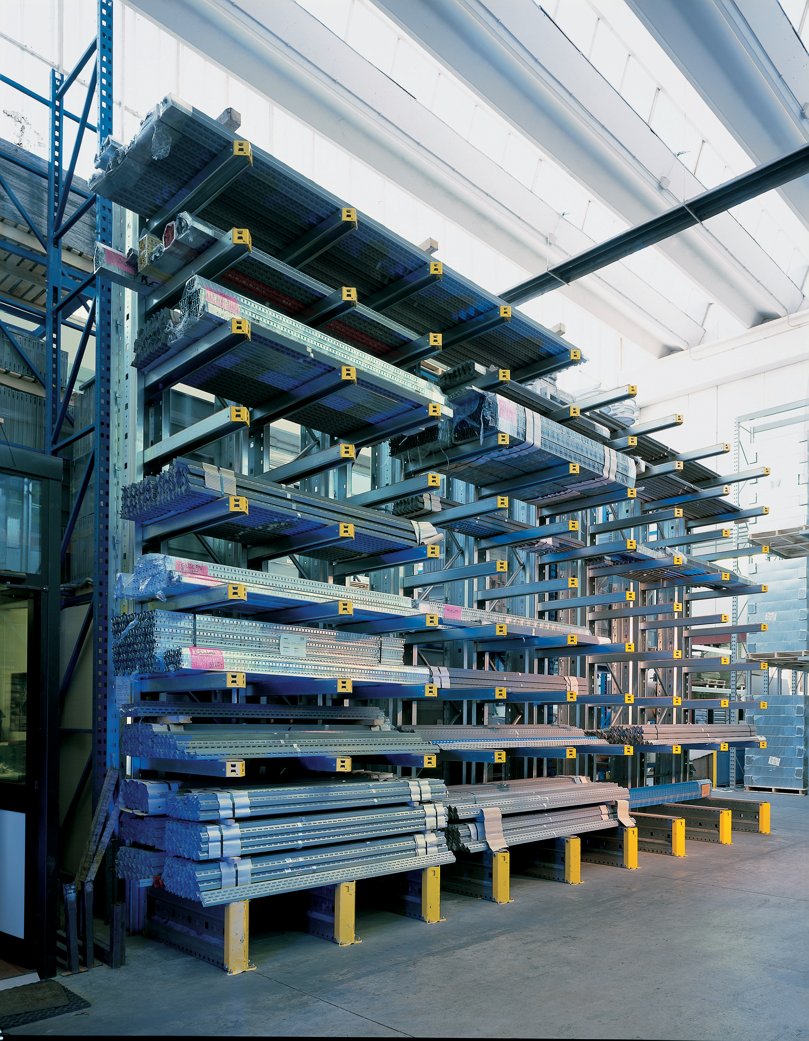 Shelving solution 6